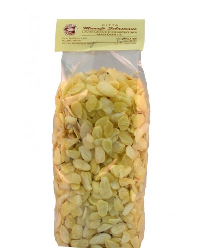 Mandorle d'avola a fette...