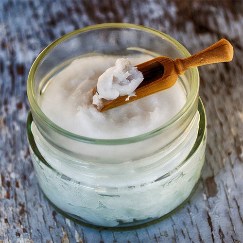 L’OLIO DI COCCO, UN VERO ELISIR DI BENESSERE E BELLEZZA